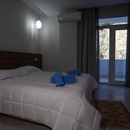 Hotel Kamomil Δυρράχιο Εξωτερικό φωτογραφία